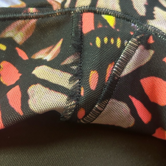 Mesh Me Smoothing High Waist Short - Picture 4 of 5